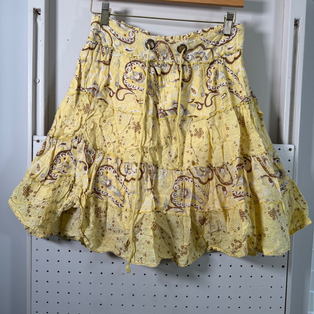L.E.I. Yellow Paisley Tiered Boho Mini Skirt Smocked Waist Juniors Large VTG y2K